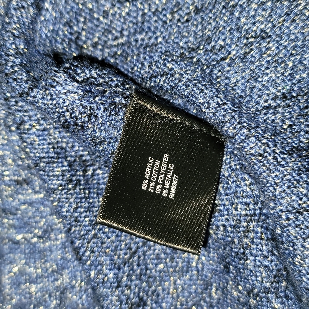 Sweaters - Picture 15 of 16
